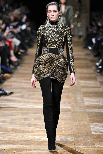 Look 24